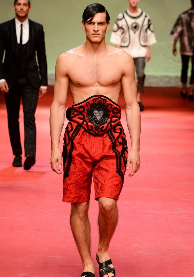 Dolce & Gabbana İlkbahar / Yaz 2015