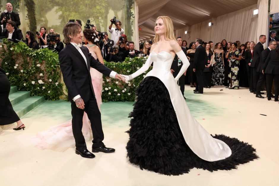 Met Gala 2024: Geceye Katılan Ünlü Erkeklerin Stilleri Keith Urban ve Nicole Kidman Balenciaga giyiyor