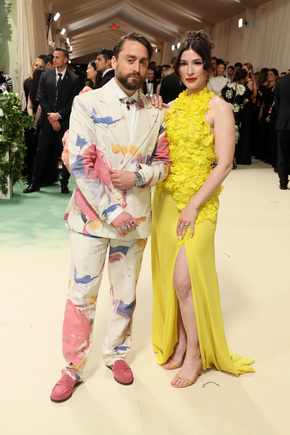 Met Gala 2024: Geceye Katılan Ünlü Erkeklerin Stilleri Kieran Culkin (KidSuper giyiyor) ve Jazz Charton