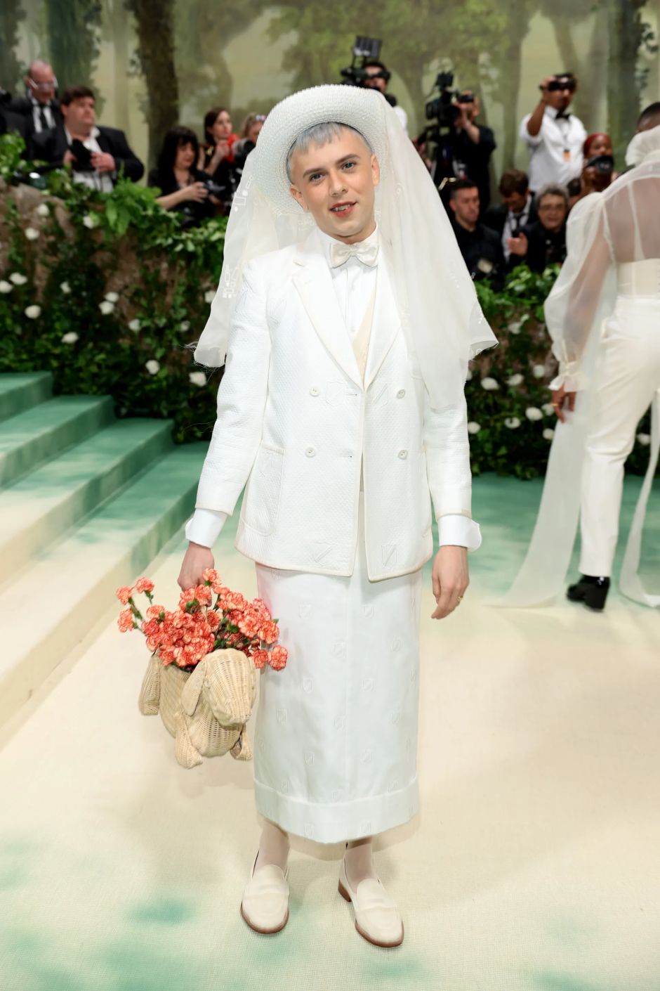 Met Gala 2024: Geceye Katılan Ünlü Erkeklerin Stilleri Cole Escola