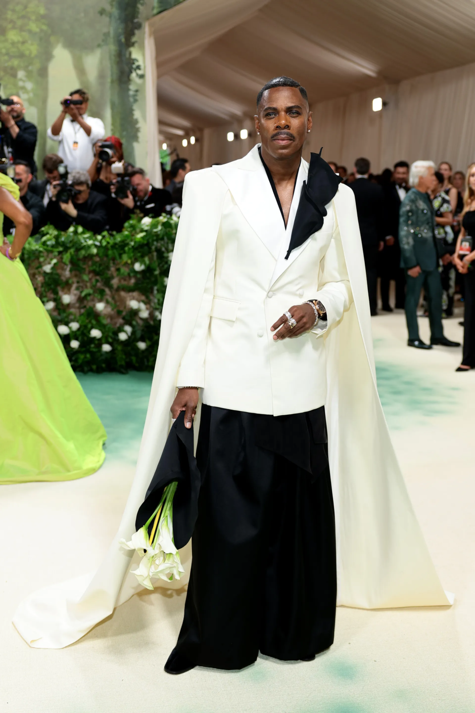 Met Gala 2024: Geceye Katılan Ünlü Erkeklerin Stilleri Colman Domingo Willy Chavarria giyiyor