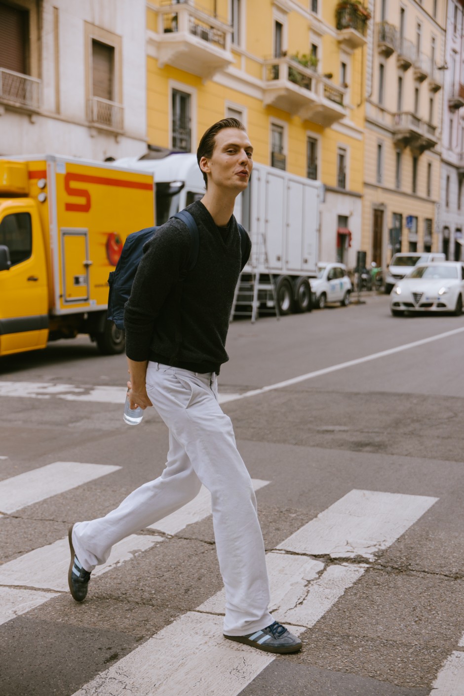 Milano Erkek Moda Haftası İlkbahar/Yaz 2025 Sokak Stili