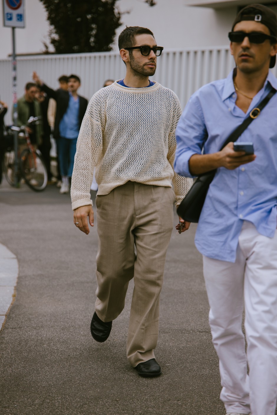 Milano Erkek Moda Haftası İlkbahar/Yaz 2025 Sokak Stili