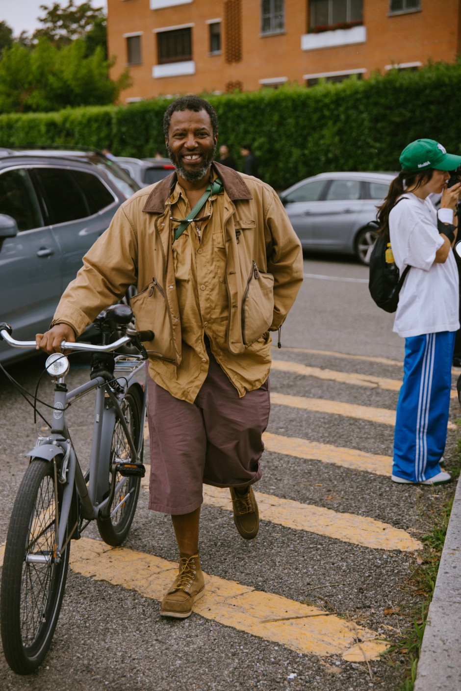 Milano Erkek Moda Haftası İlkbahar/Yaz 2025 Sokak Stili