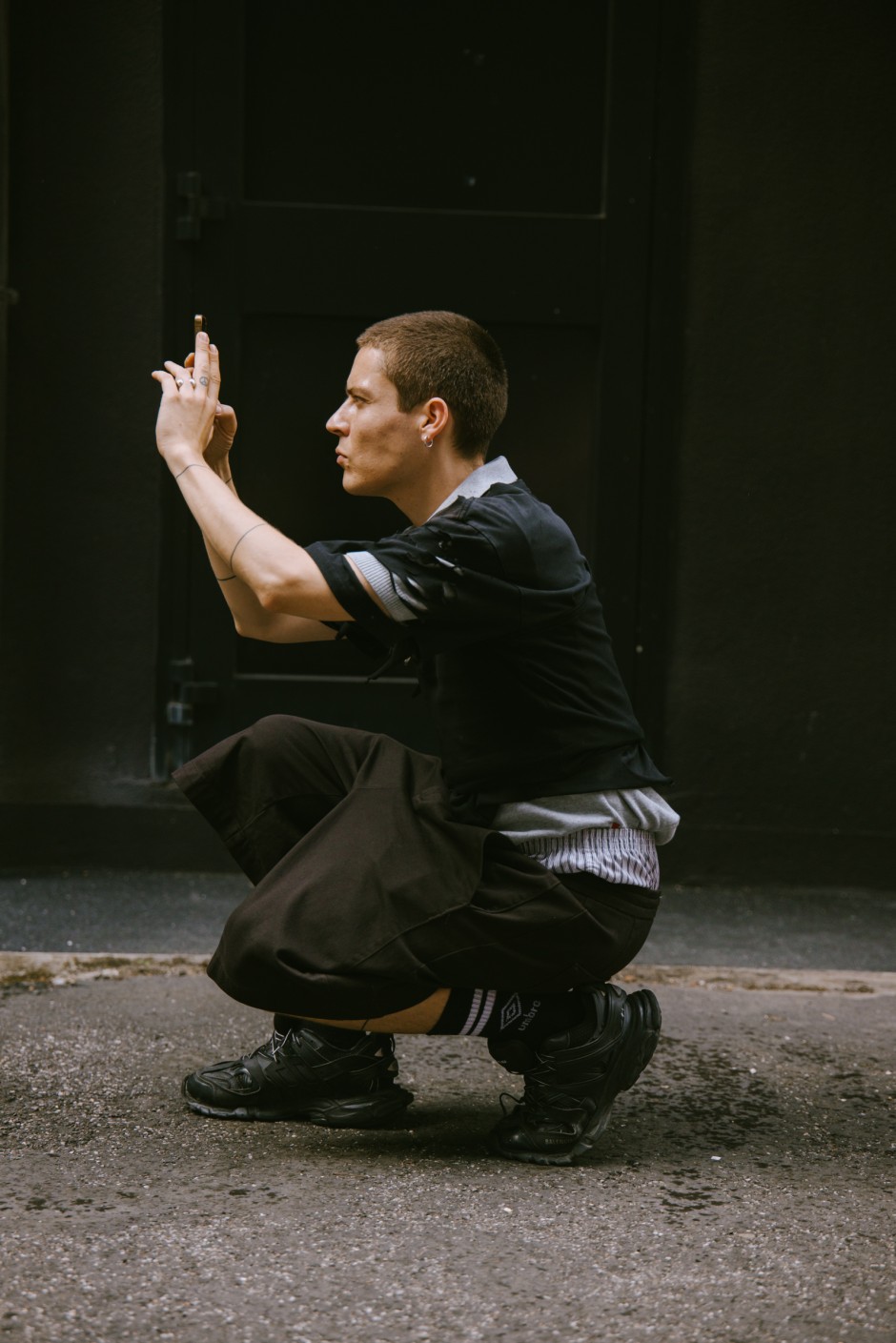 Milano Erkek Moda Haftası İlkbahar/Yaz 2025 Sokak Stili