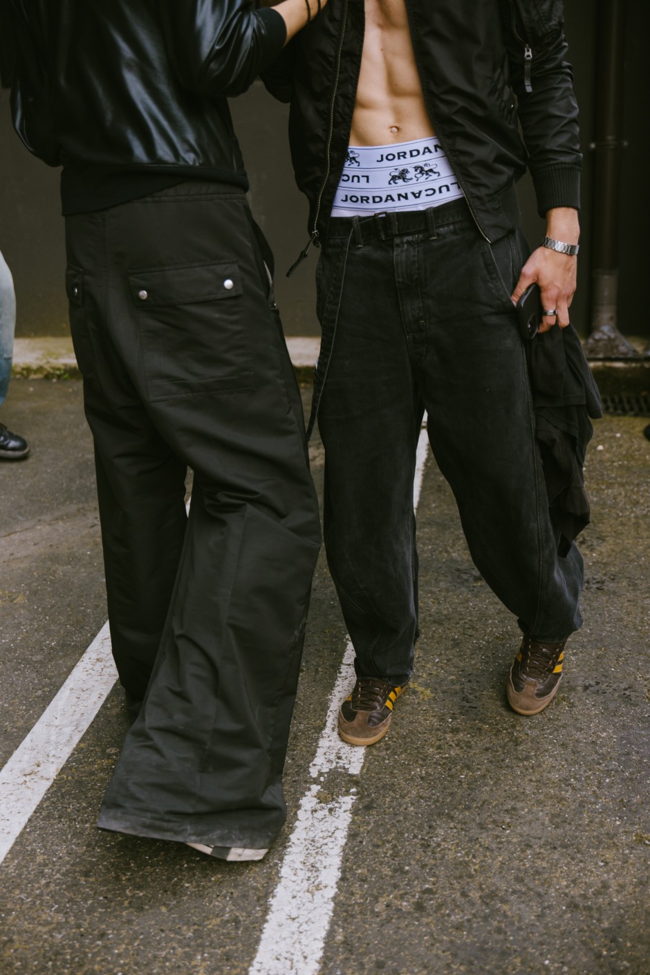 Milano Erkek Moda Haftası İlkbahar/Yaz 2025 Sokak Stili