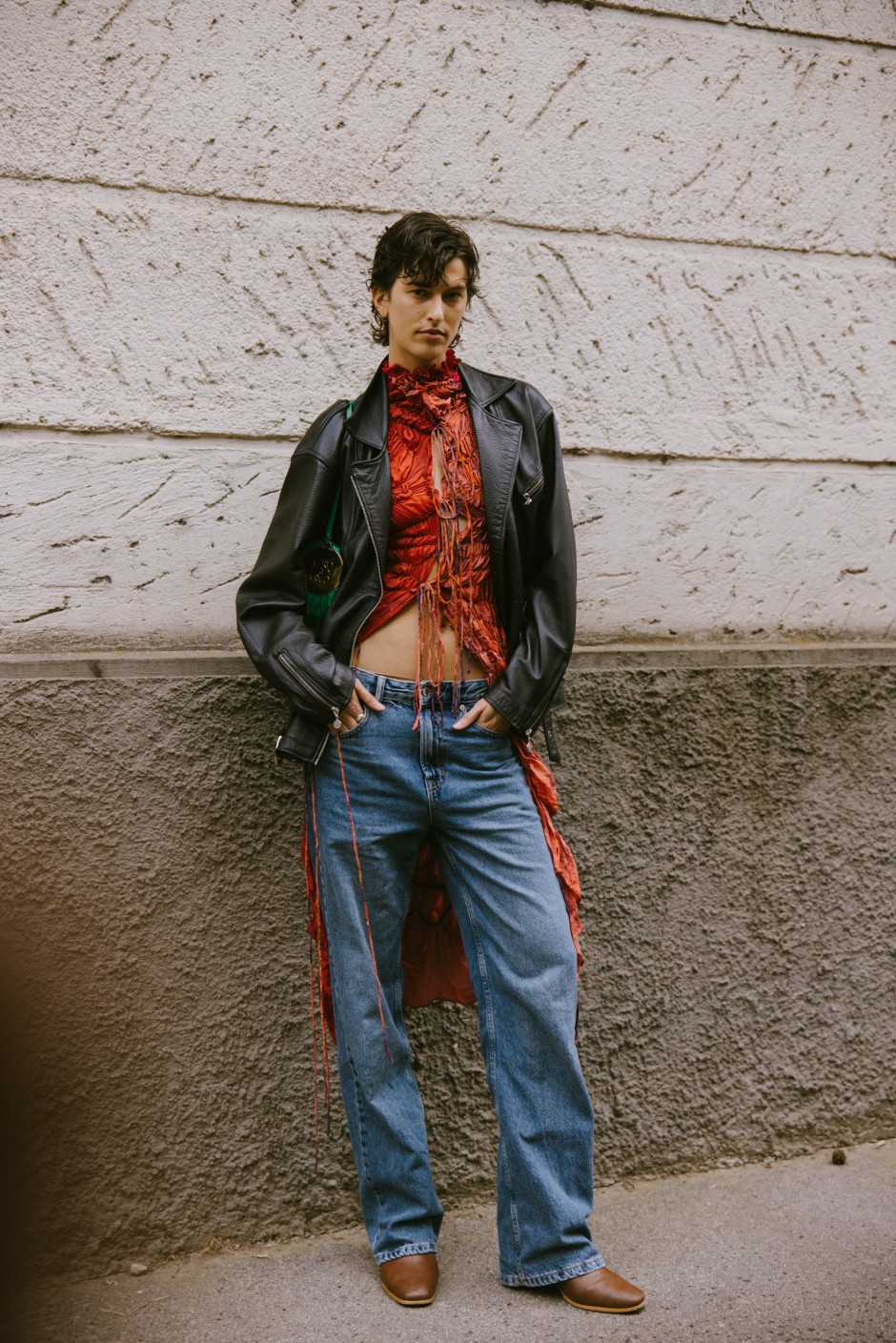 Milano Erkek Moda Haftası İlkbahar/Yaz 2025 Sokak Stili