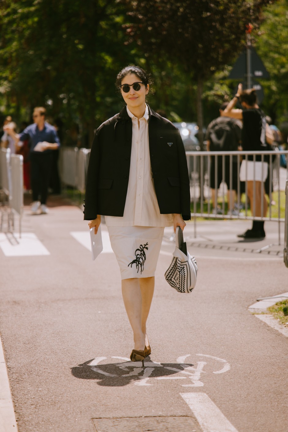 Milano Erkek Moda Haftası İlkbahar/Yaz 2025 Sokak Stili