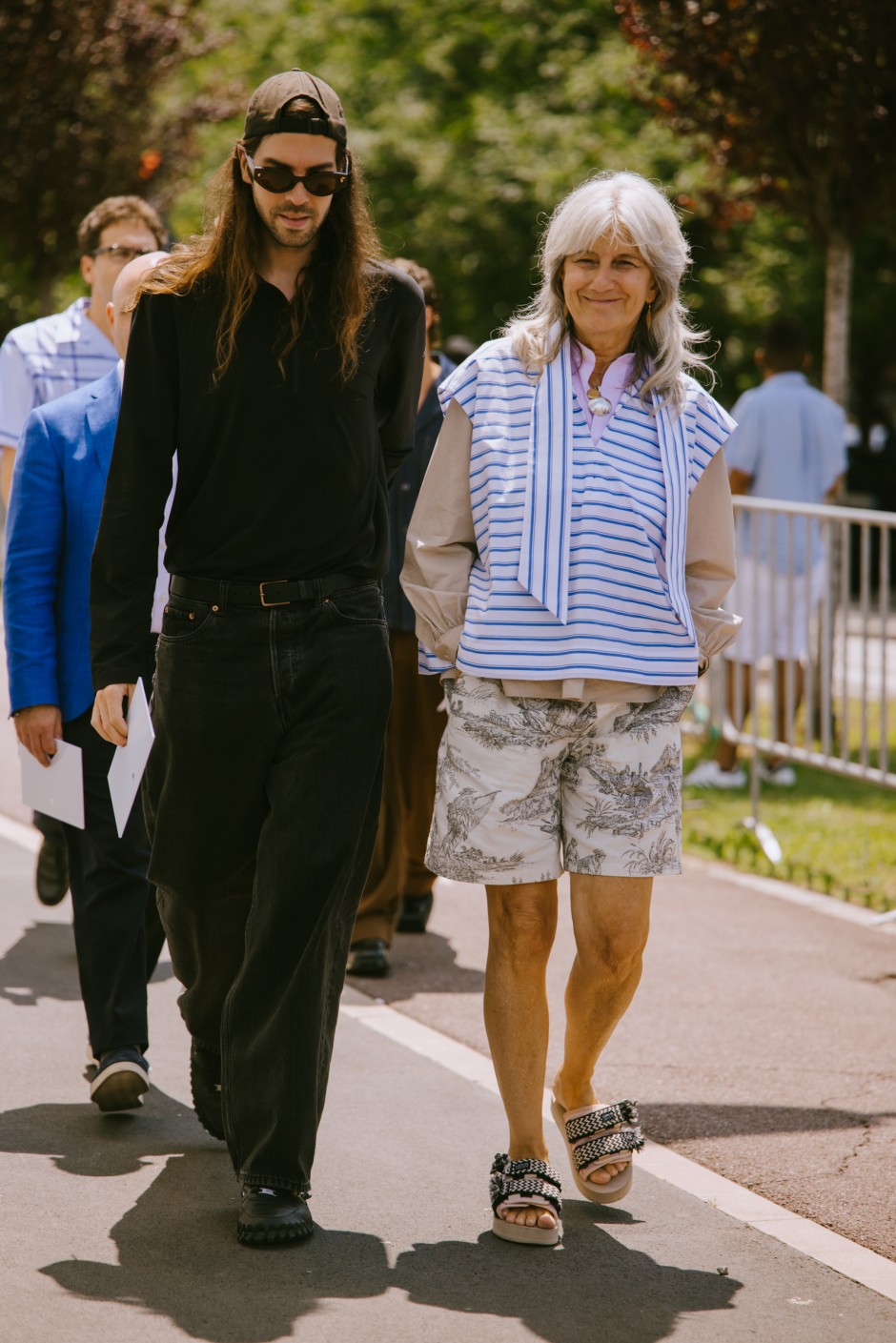 Milano Erkek Moda Haftası İlkbahar/Yaz 2025 Sokak Stili