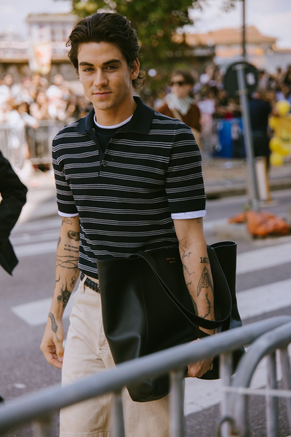 Milano Erkek Moda Haftası İlkbahar/Yaz 2025 Sokak Stili