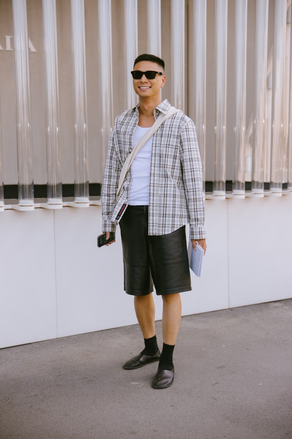 Milano Erkek Moda Haftası İlkbahar/Yaz 2025 Sokak Stili