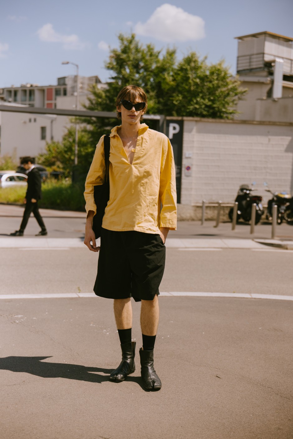 Milano Erkek Moda Haftası İlkbahar/Yaz 2025 Sokak Stili