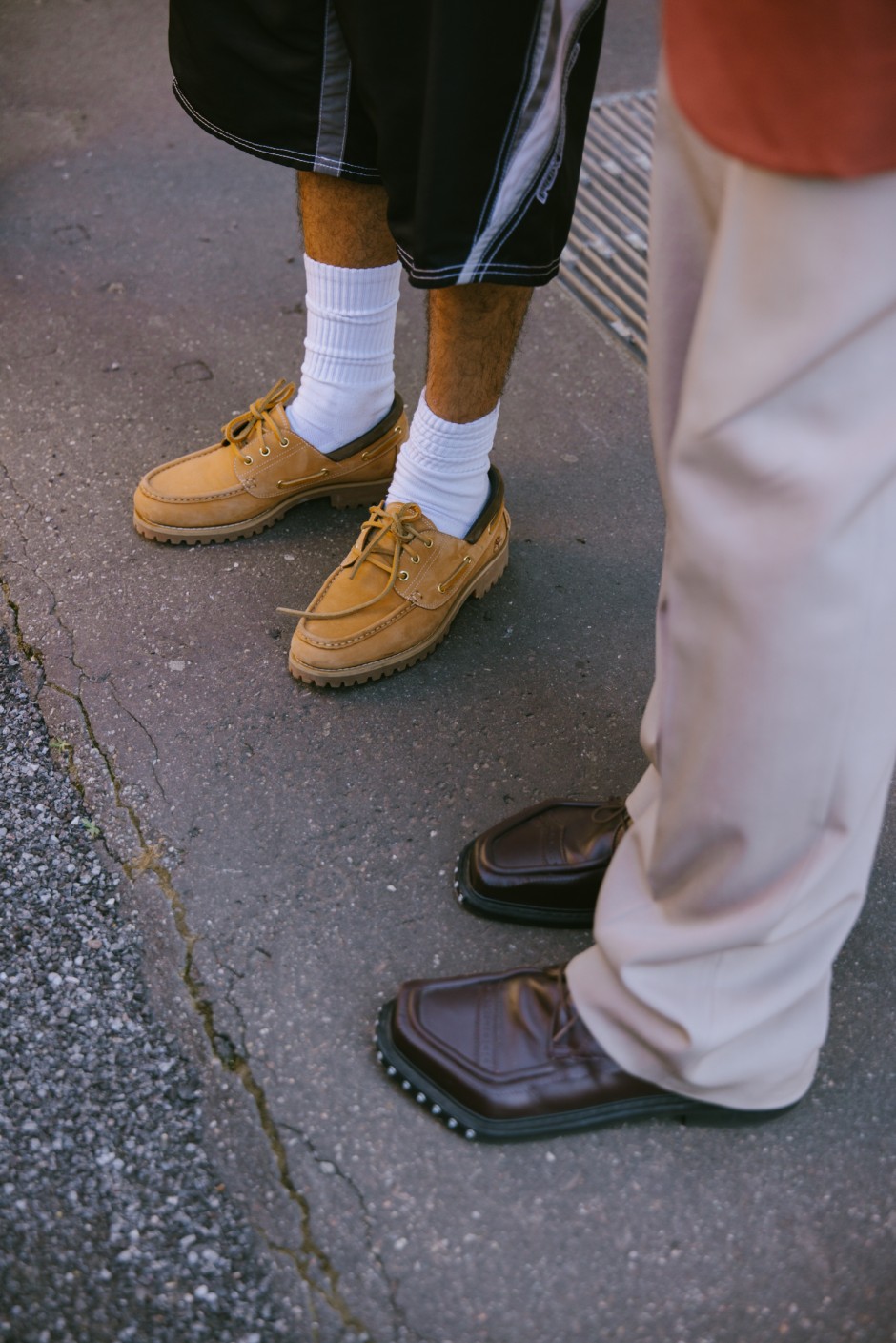 Milano Erkek Moda Haftası İlkbahar/Yaz 2025 Sokak Stili