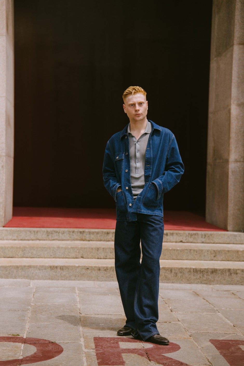 Milano Erkek Moda Haftası İlkbahar/Yaz 2025 Sokak Stili