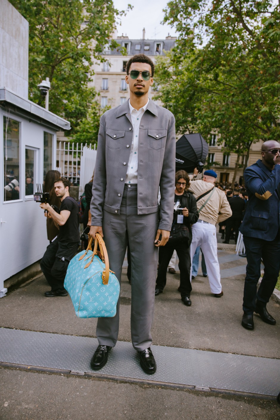 Paris Erkek Moda Haftası İlkbahar/Yaz 2025 Sokak Stili
