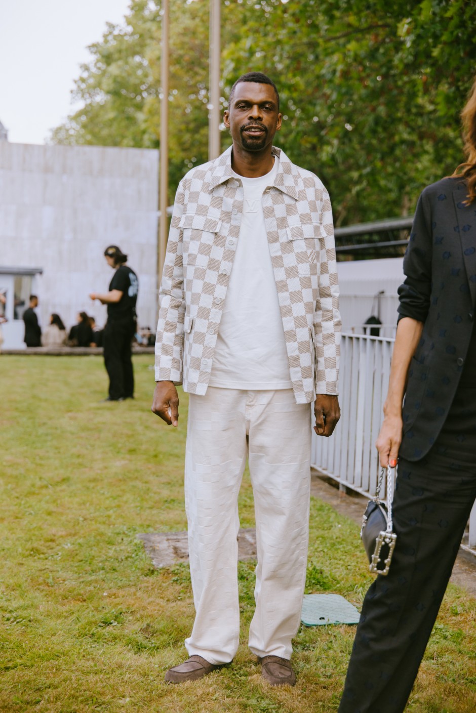 Paris Erkek Moda Haftası İlkbahar/Yaz 2025 Sokak Stili