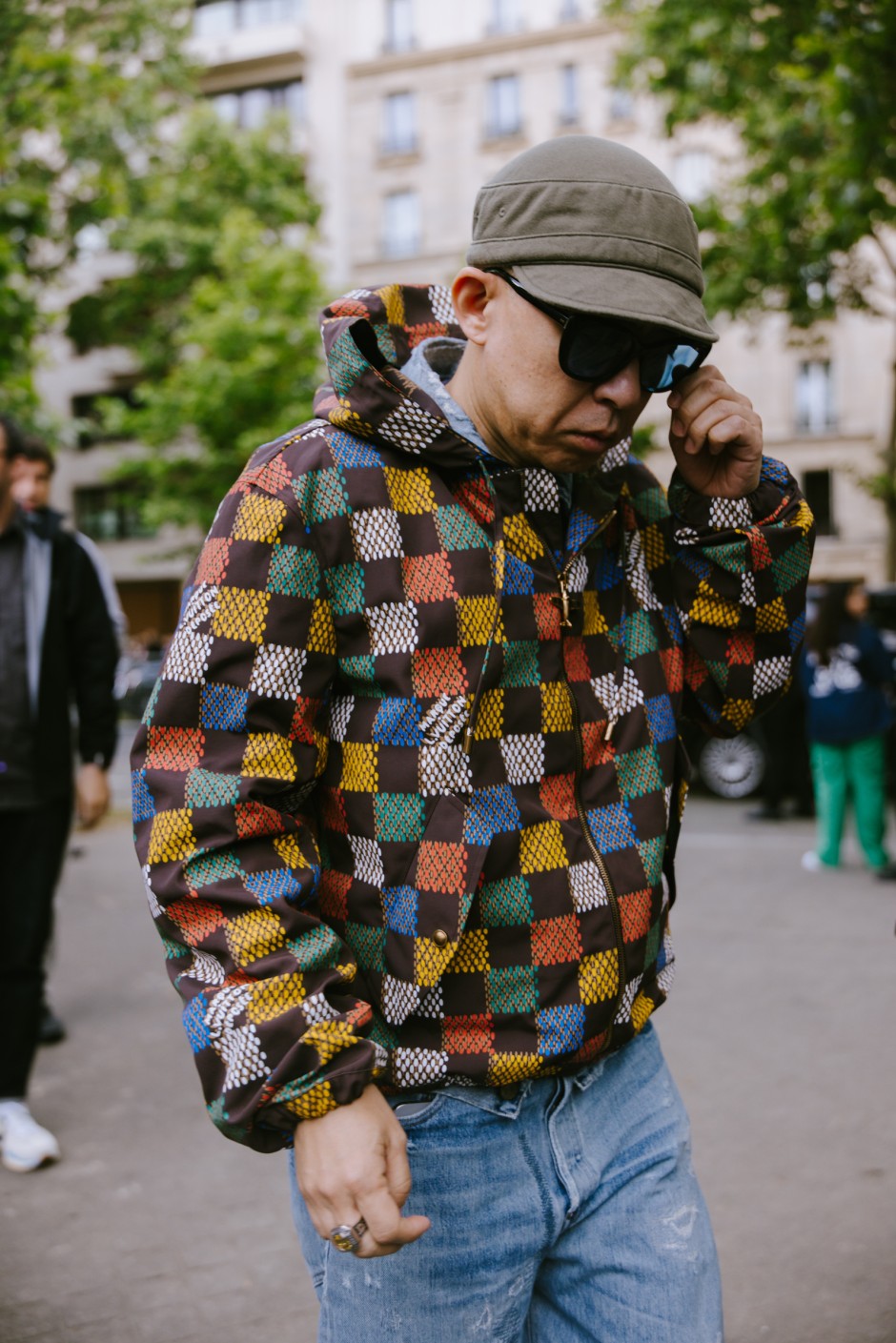 Paris Erkek Moda Haftası İlkbahar/Yaz 2025 Sokak Stili