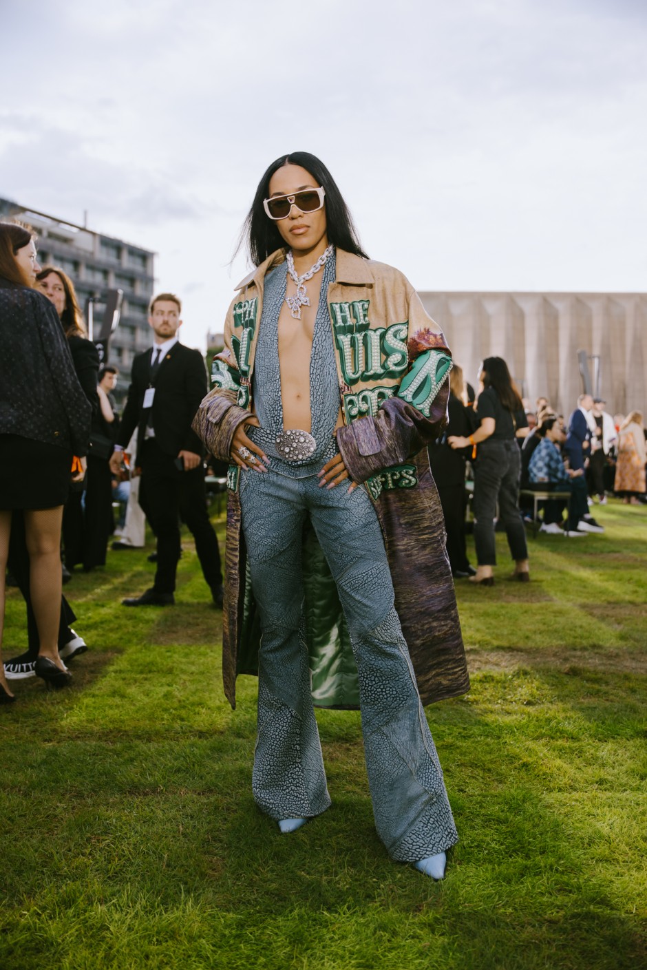 Paris Erkek Moda Haftası İlkbahar/Yaz 2025 Sokak Stili