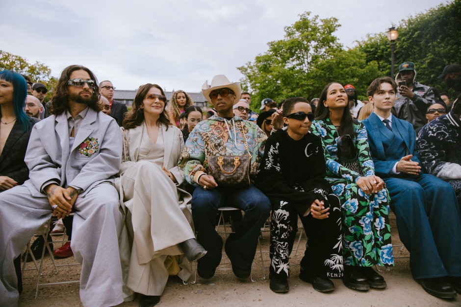 Paris Erkek Moda Haftası İlkbahar/Yaz 2025 Sokak Stili