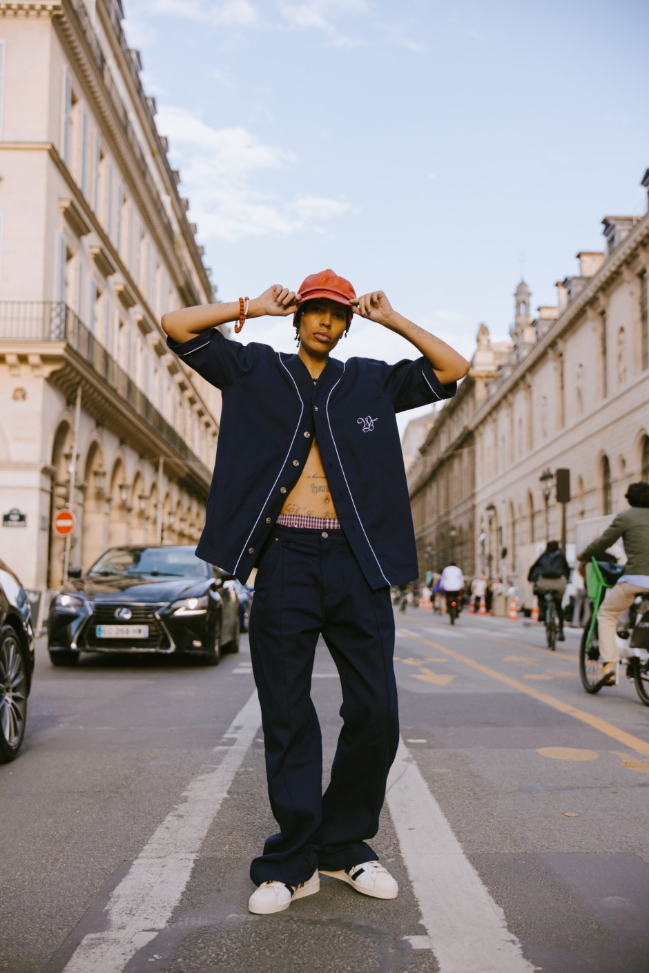 Paris Erkek Moda Haftası İlkbahar/Yaz 2025 Sokak Stili