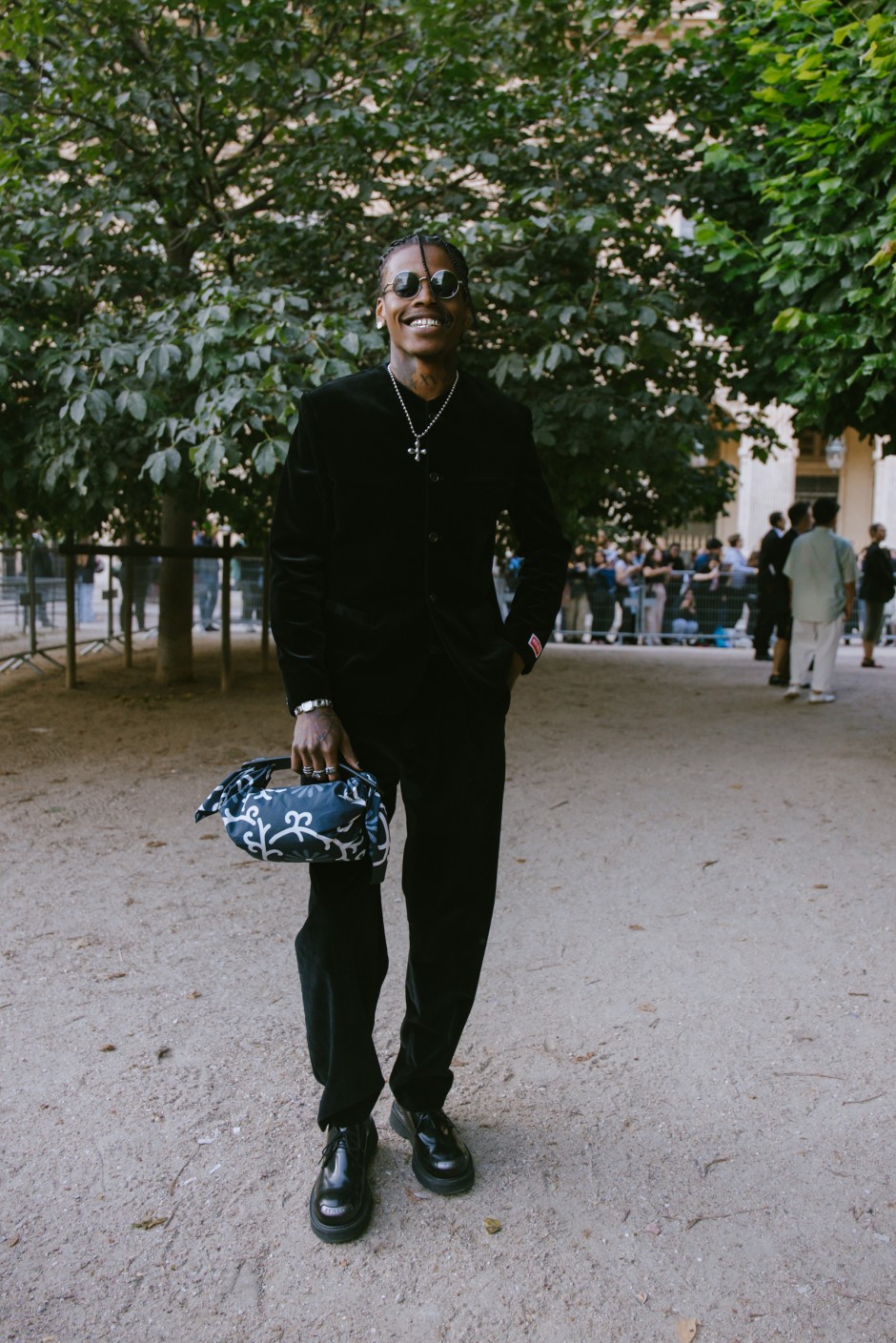 Paris Erkek Moda Haftası İlkbahar/Yaz 2025 Sokak Stili