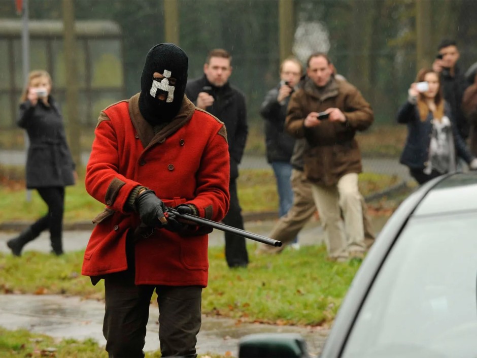 White Bear (2. Sezon, 2. Bölüm)