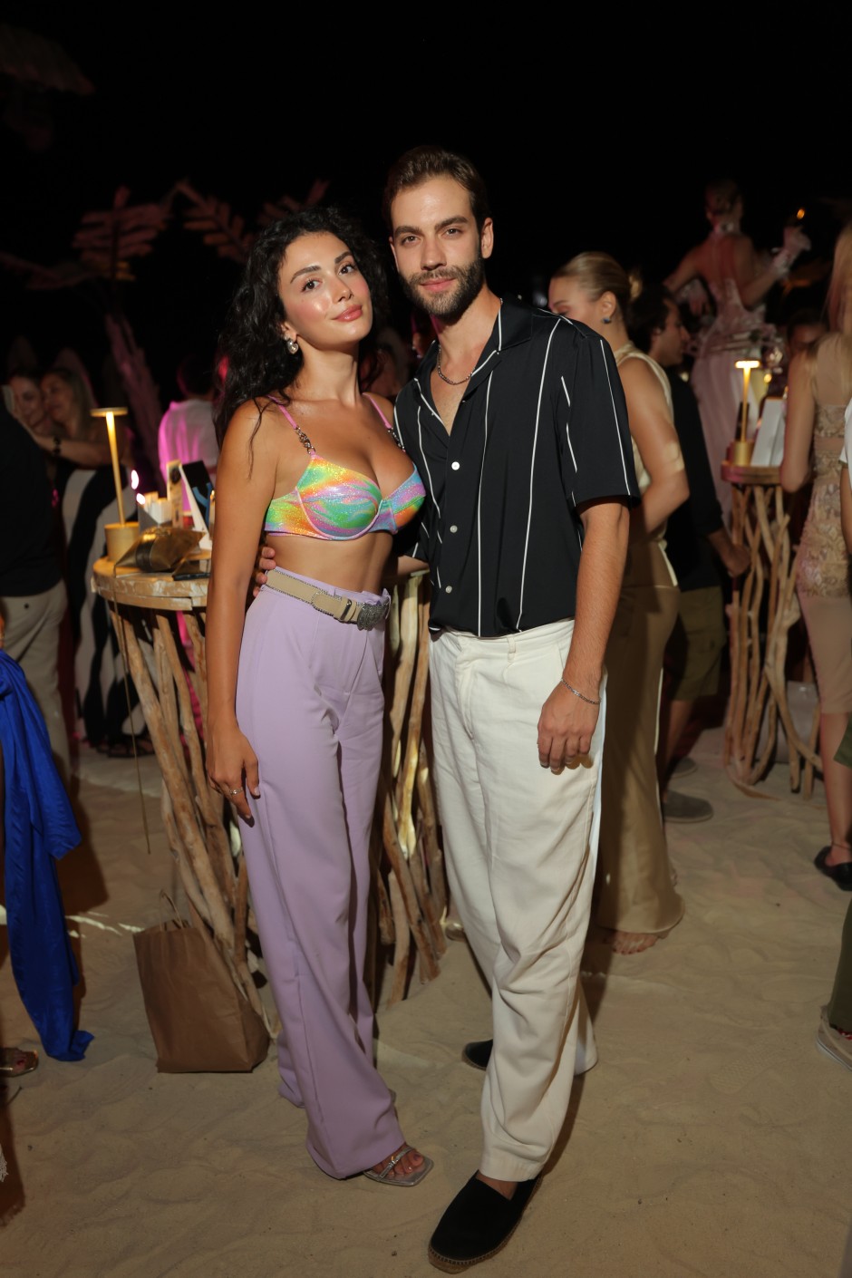 Özge Yağız ve Burak Berkay Akgül