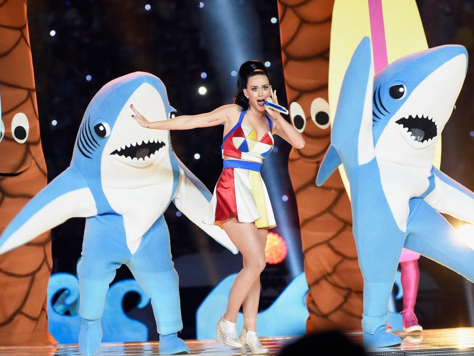 Katy Perry'nin 2015 Super Bowl devre arası gösterisinden Left Shark