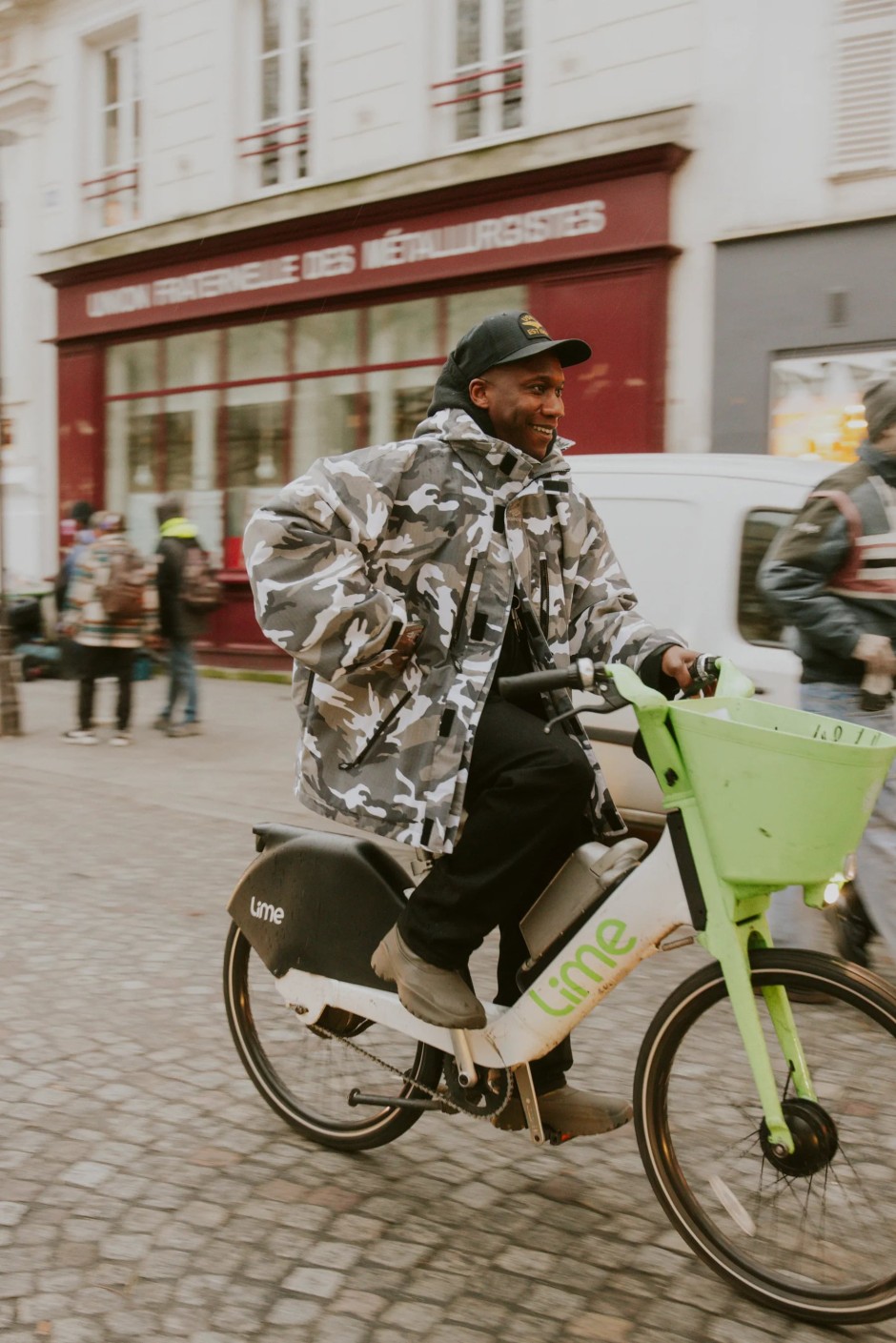 Paris Moda Haftası'ndan 39 İddialı Ceket