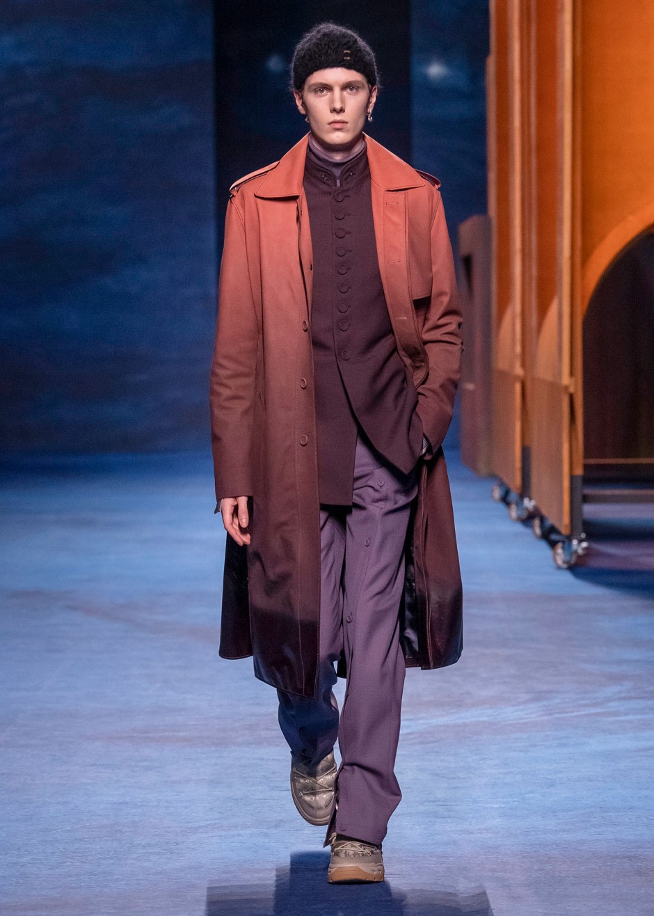 Kim Jones'un Dior Döneminde Yarattığı En İyi 30 Görünüm Kim Jones'un Dior Döneminde Yarattığı En İyi 30 Görünüm