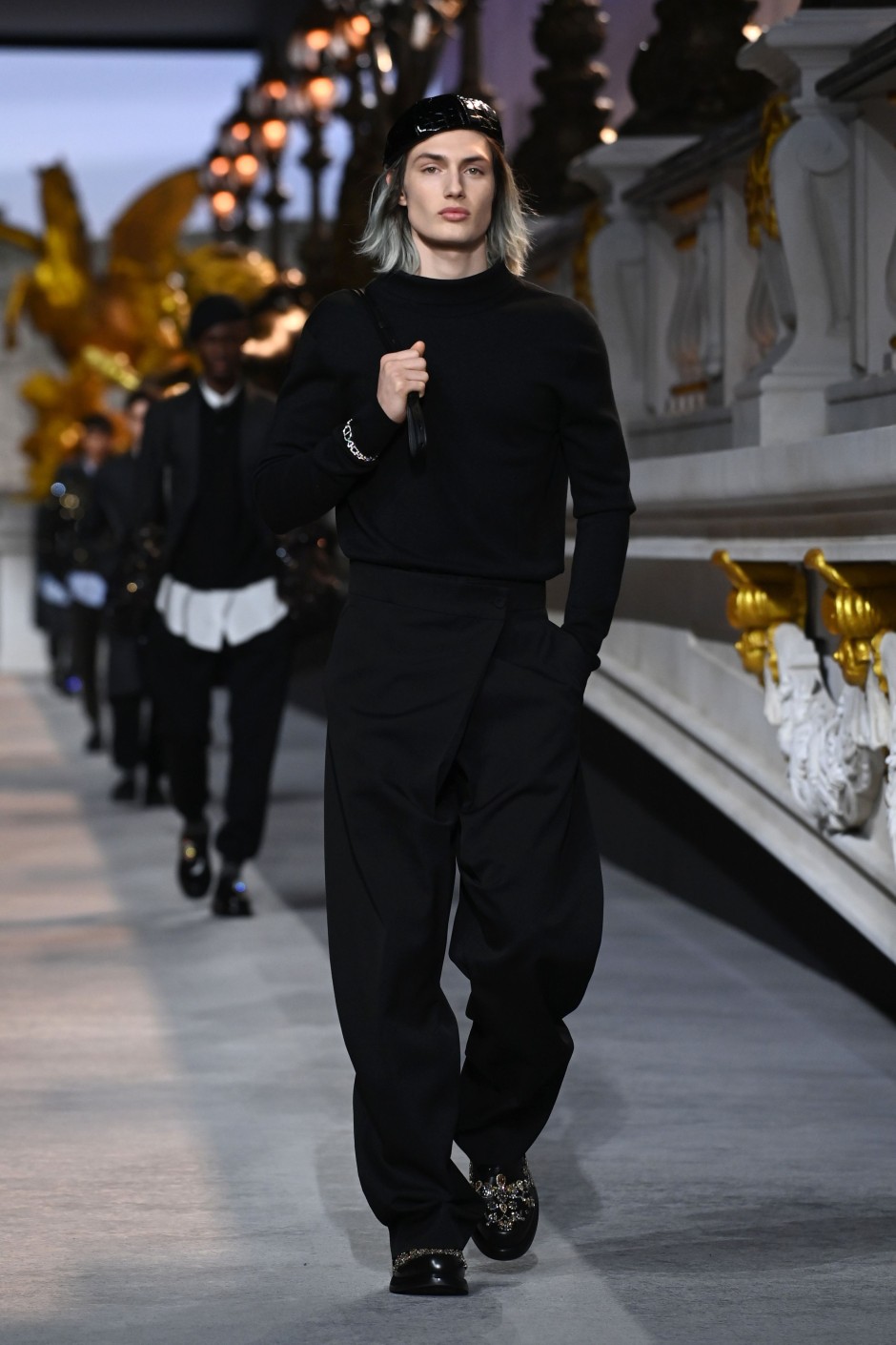 Kim Jones'un Dior Döneminde Yarattığı En İyi 30 Görünüm Kim Jones'un Dior Döneminde Yarattığı En İyi 30 Görünüm