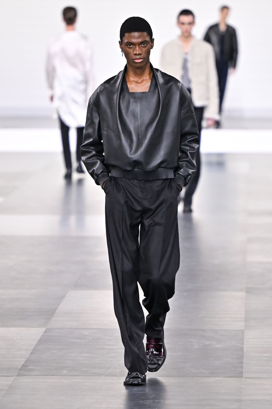 Kim Jones'un Dior Döneminde Yarattığı En İyi 30 Görünüm Kim Jones'un Dior Döneminde Yarattığı En İyi 30 Görünüm