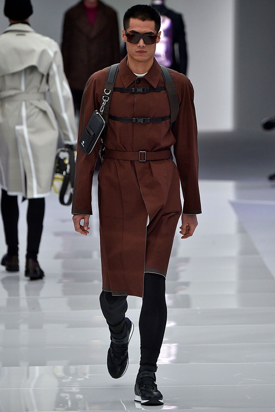 Donatella Versace'nin Vahşi, Sınırsız, Göz Alıcı Saltanatını Tanımlayan 30 Görünüm