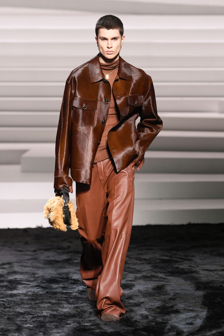 Donatella Versace'nin Vahşi, Sınırsız, Göz Alıcı Saltanatını Tanımlayan 30 Görünüm