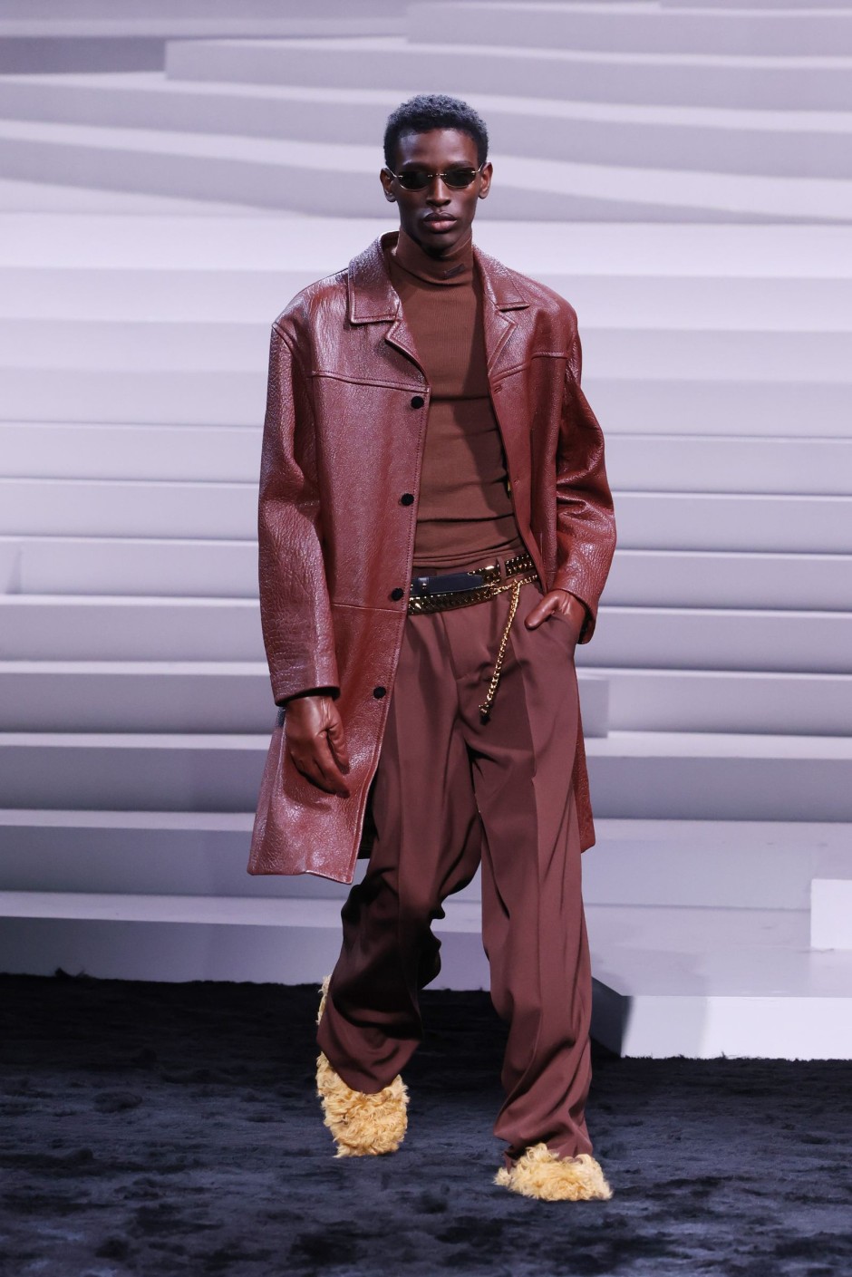 Donatella Versace'nin Vahşi, Sınırsız, Göz Alıcı Saltanatını Tanımlayan 30 Görünüm