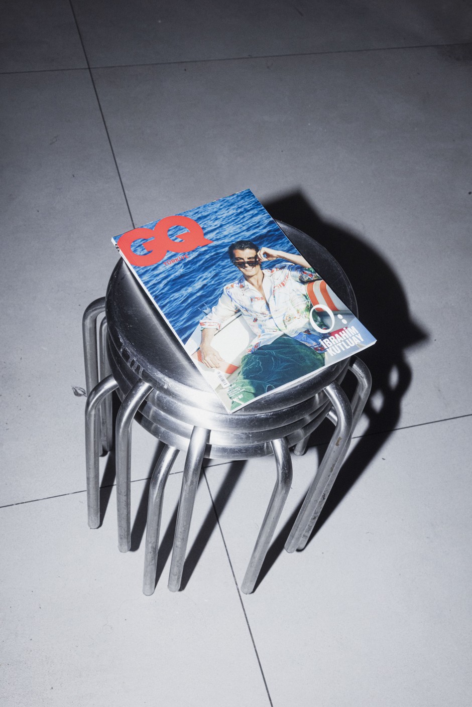 GQ Mayıs Sayısı için 'Too Little Too Late' Bir Parti