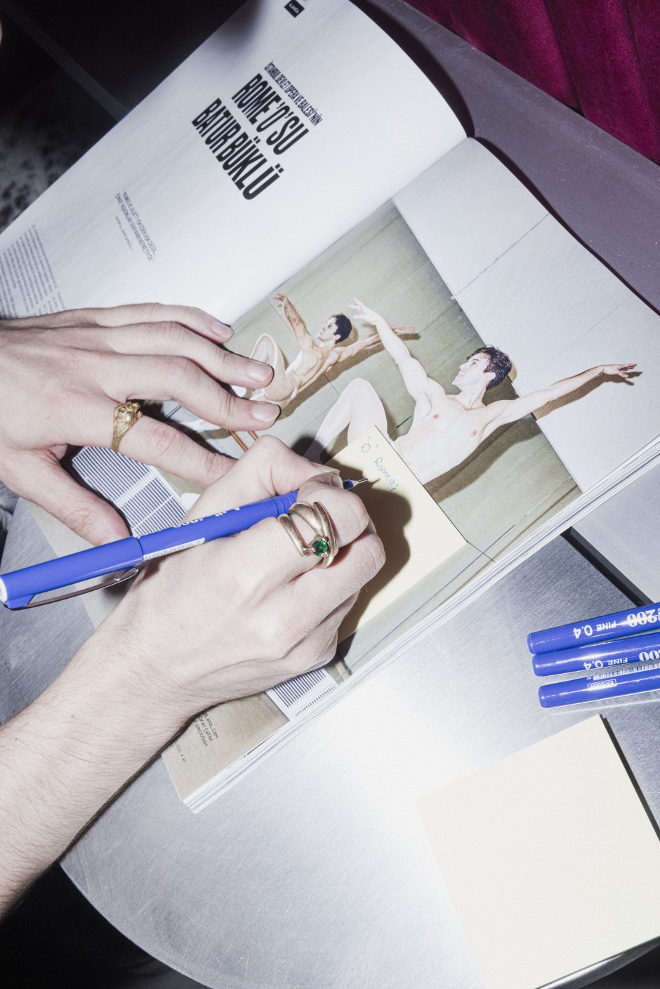 GQ Mayıs Sayısı için 'Too Little Too Late' Bir Parti