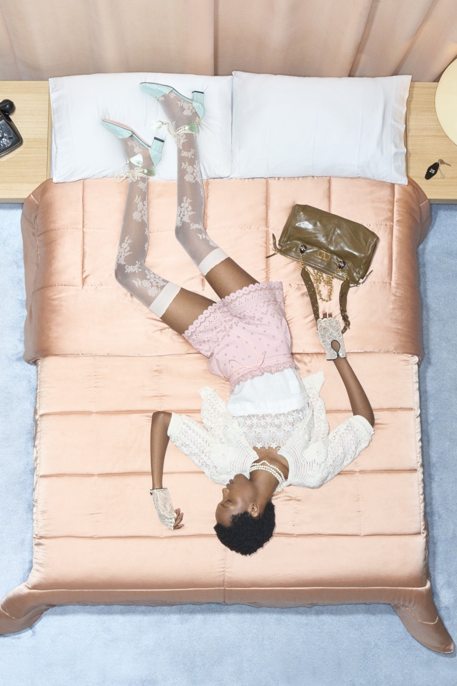 Valentino ve Alessandro Michele Bu Kez de Abartmaktan Çekinmedi