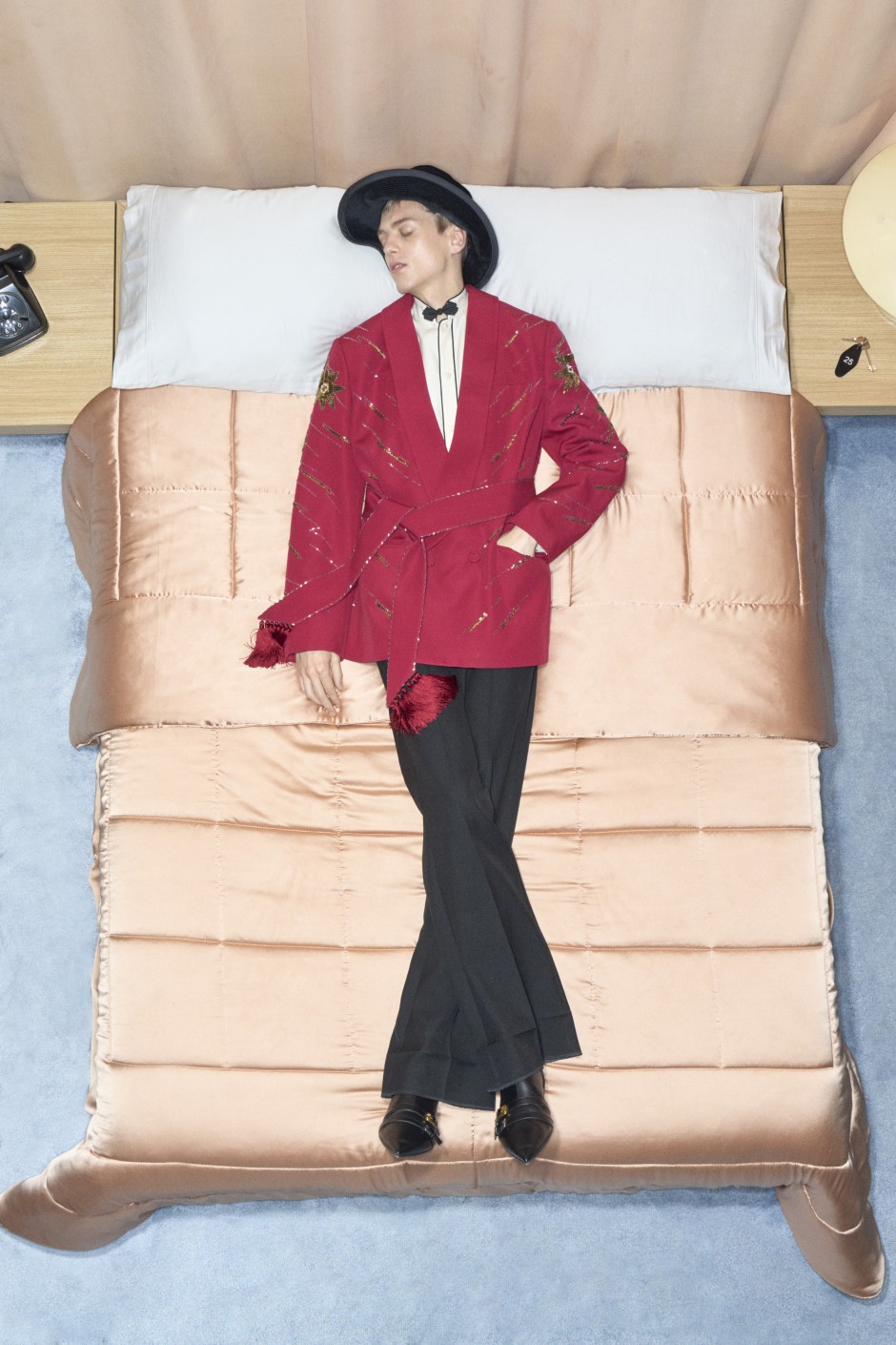 Valentino ve Alessandro Michele Bu Kez de Abartmaktan Çekinmedi