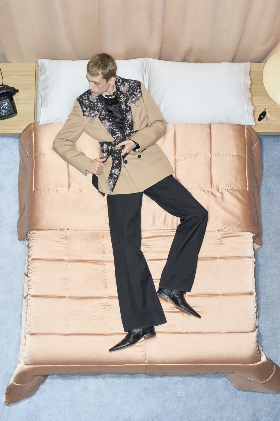 Valentino ve Alessandro Michele Bu Kez de Abartmaktan Çekinmedi