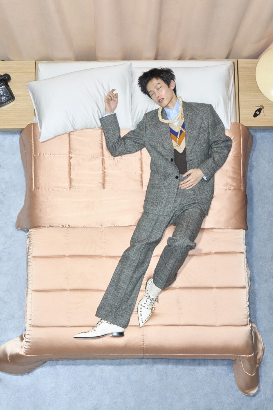 Valentino ve Alessandro Michele Bu Kez de Abartmaktan Çekinmedi