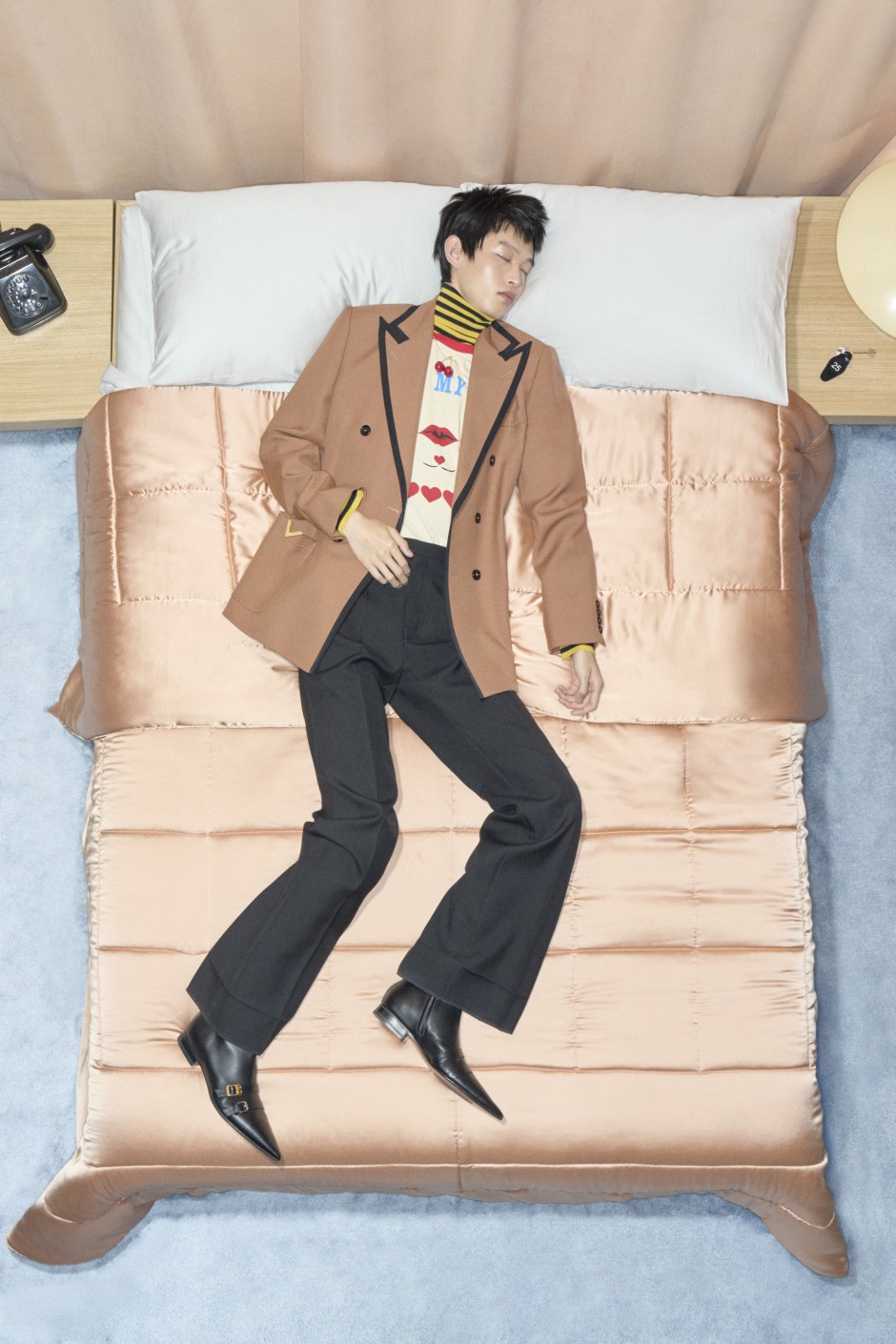 Valentino ve Alessandro Michele Bu Kez de Abartmaktan Çekinmedi