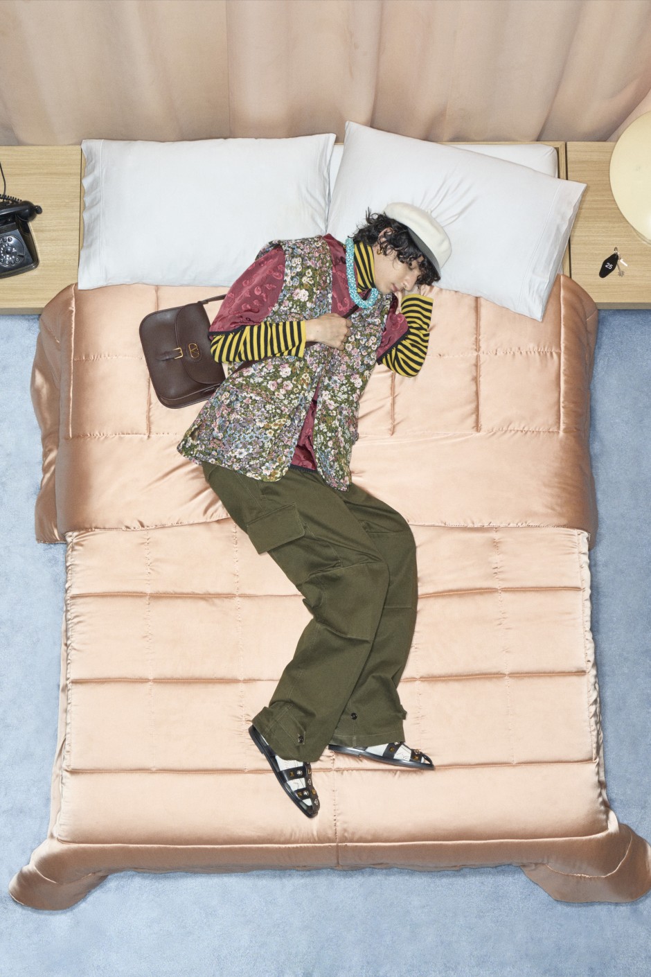 Valentino ve Alessandro Michele Bu Kez de Abartmaktan Çekinmedi