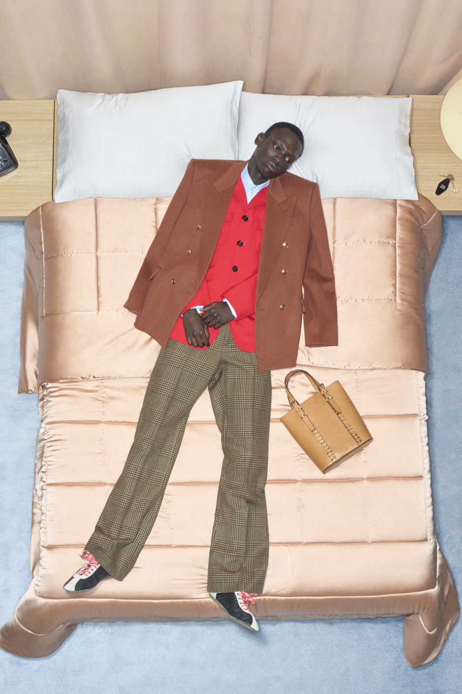 Valentino ve Alessandro Michele Bu Kez de Abartmaktan Çekinmedi