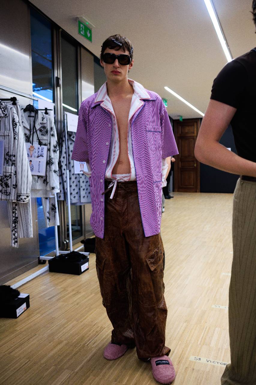 Dolce & Gabbana Defilesinde Kendinizi Adeta Bir Pijama Partisindeymiş Gibi Hissediyorsunuz