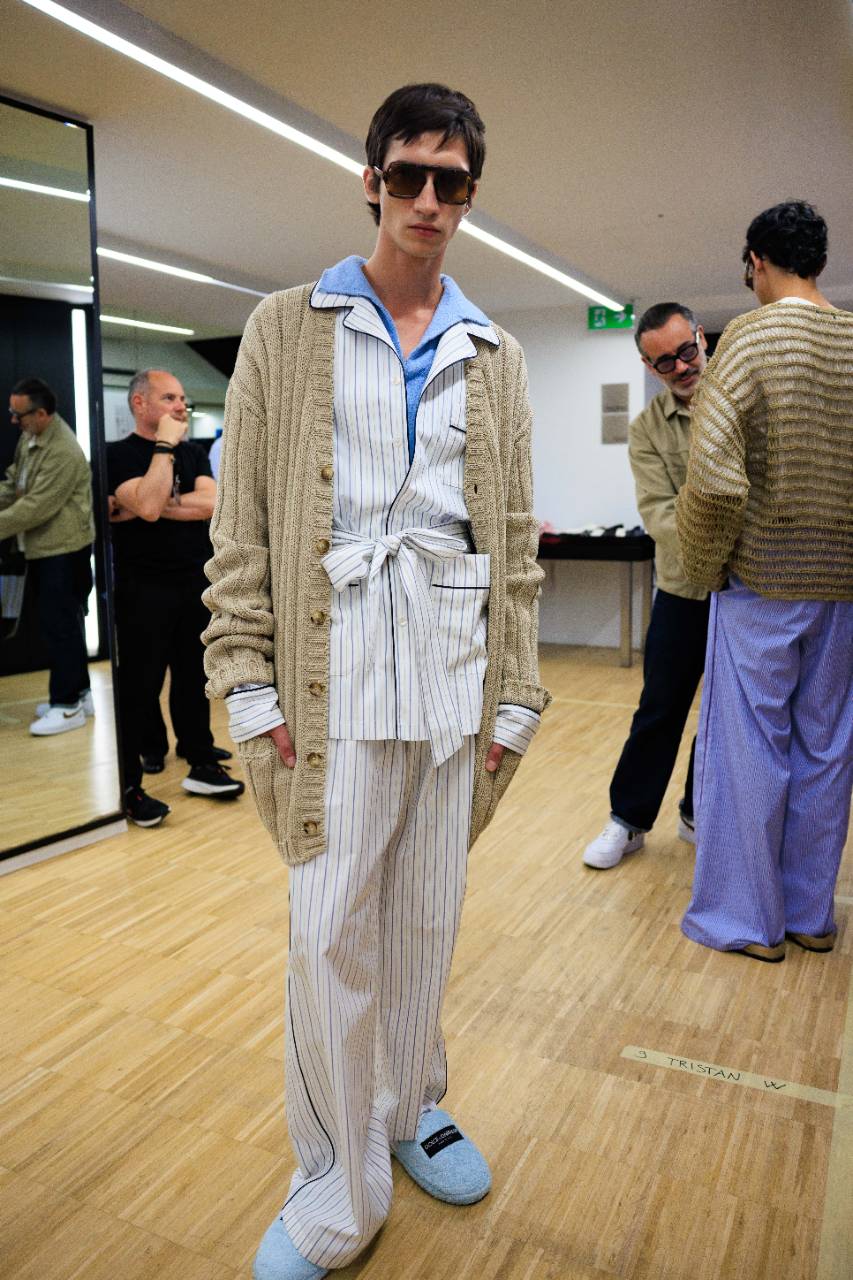 Dolce & Gabbana Defilesinde Kendinizi Adeta Bir Pijama Partisindeymiş Gibi Hissediyorsunuz