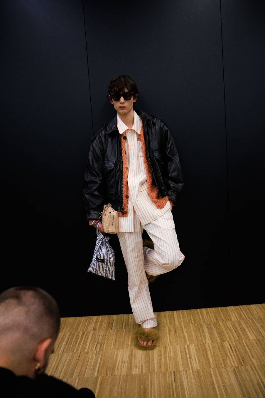 Dolce & Gabbana Defilesinde Kendinizi Adeta Bir Pijama Partisindeymiş Gibi Hissediyorsunuz