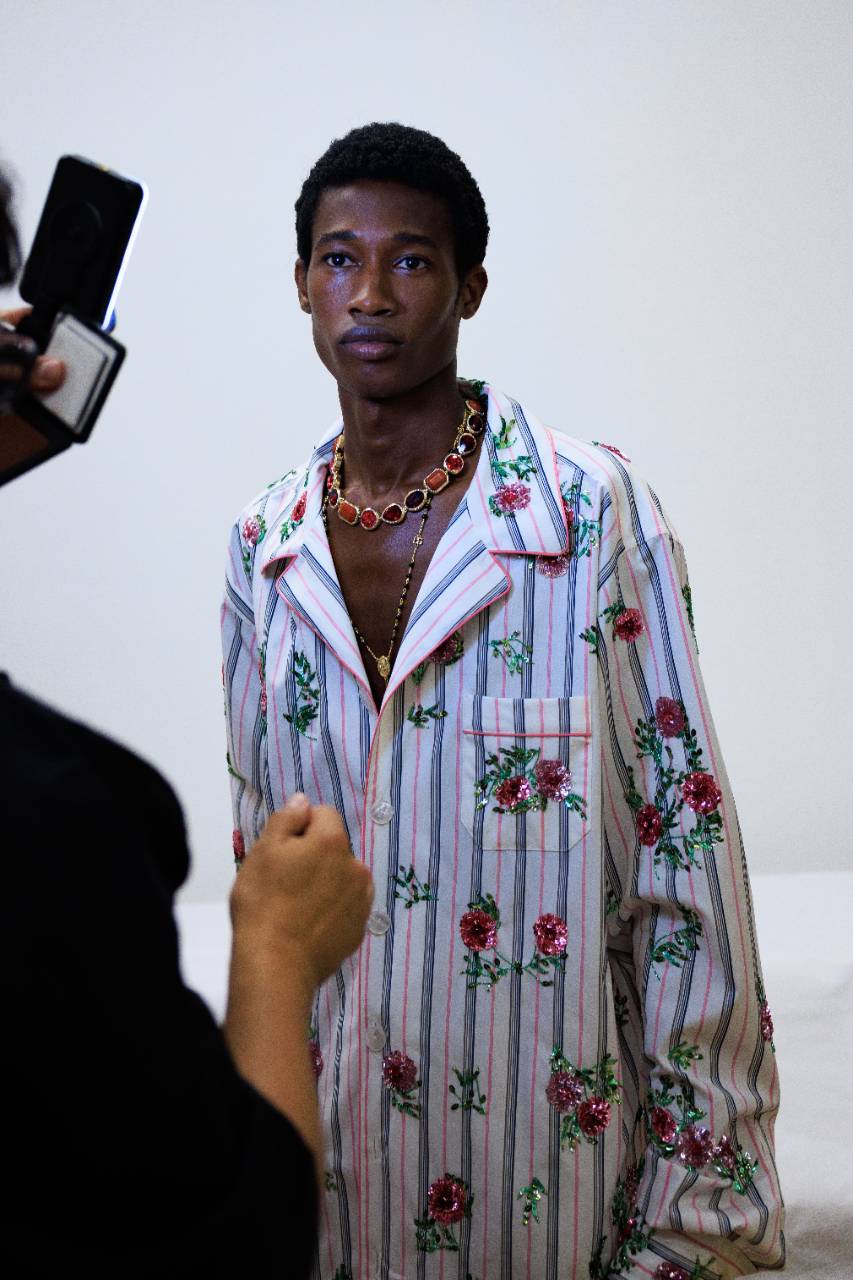 Dolce & Gabbana Defilesinde Kendinizi Adeta Bir Pijama Partisindeymiş Gibi Hissediyorsunuz