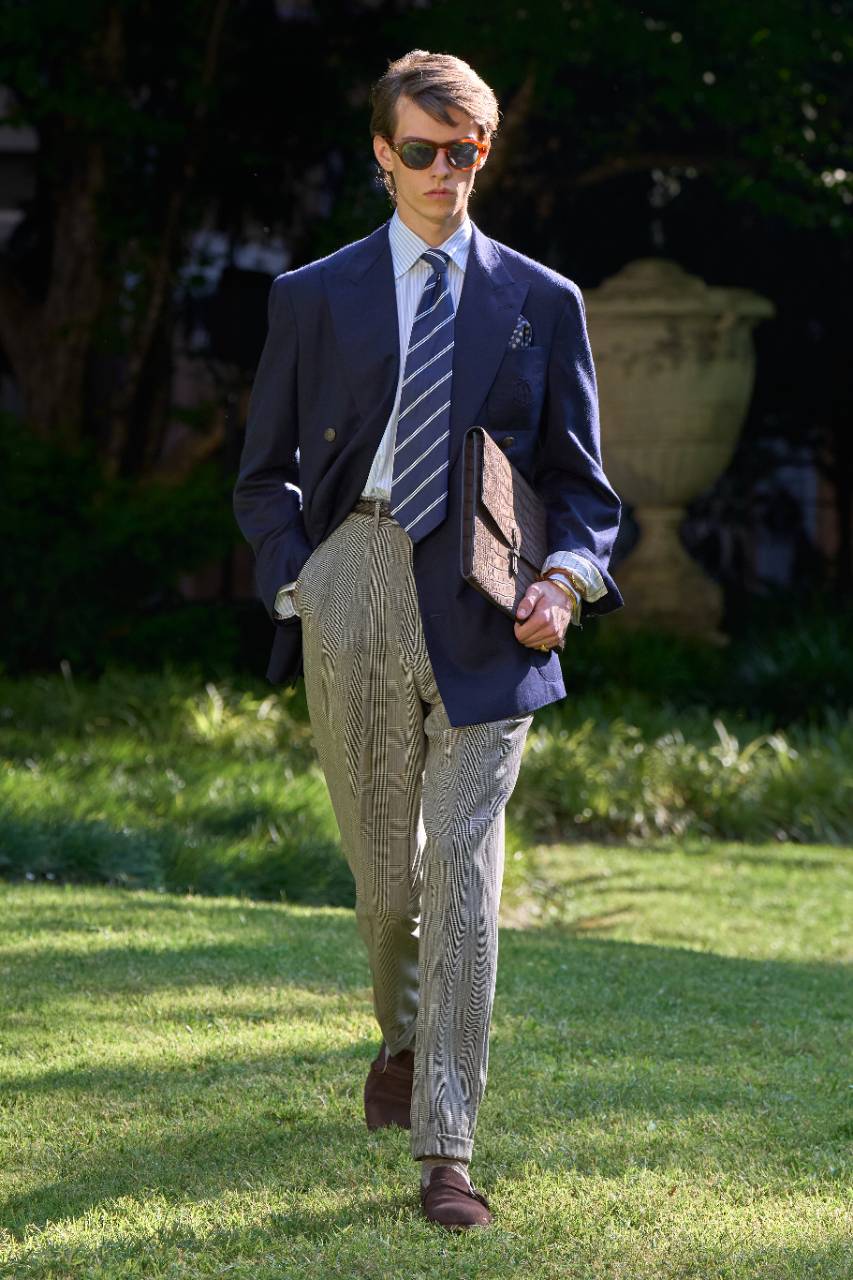 Neden Prada, Son Erkek Koleksiyonunda Pantolonsuzluğa Gitti?