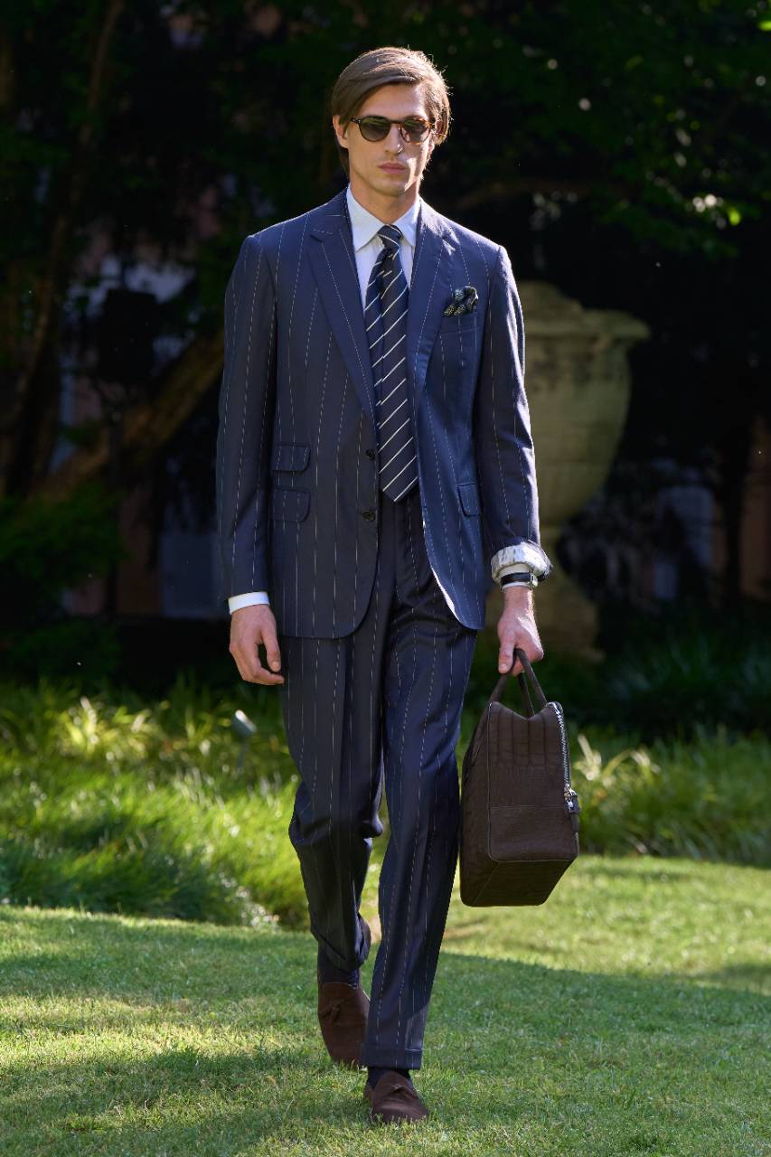 Neden Prada, Son Erkek Koleksiyonunda Pantolonsuzluğa Gitti?